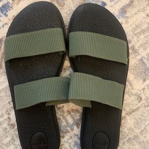 Yoga Gora Sanuk Slip Ons in Dark Green